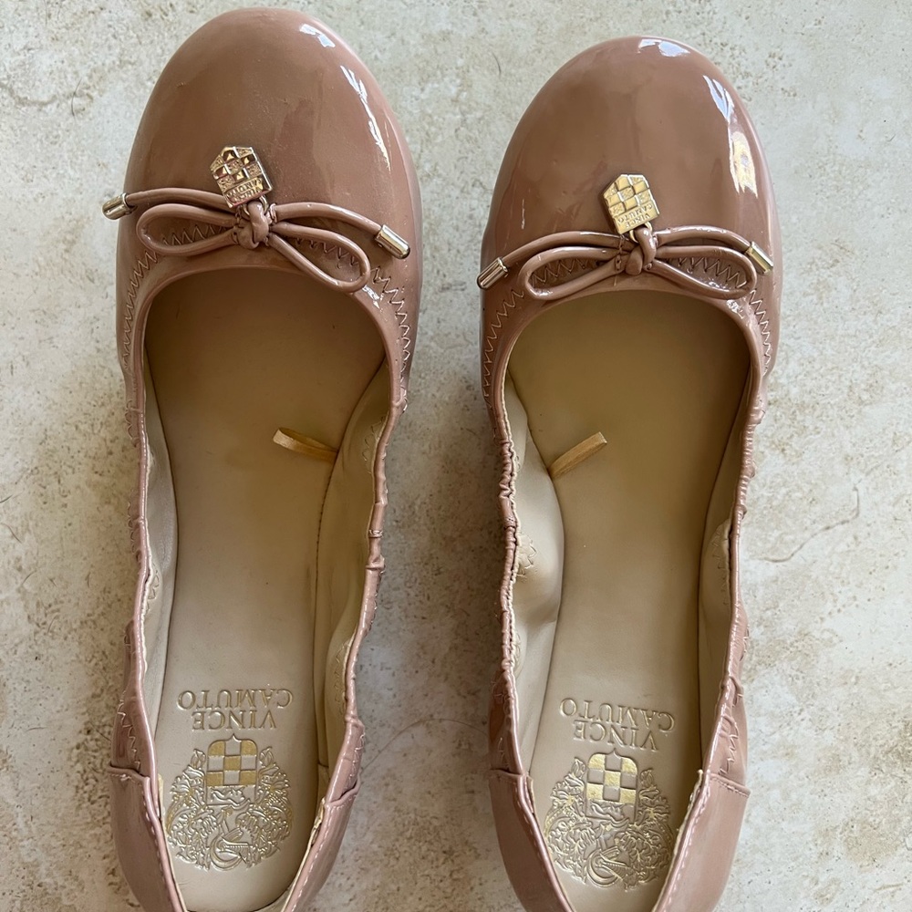 Never worn Vince camuto nude pink ballerina flats